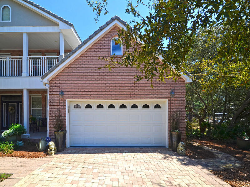 LAKEWOOD POINTE ESTATES - Residential