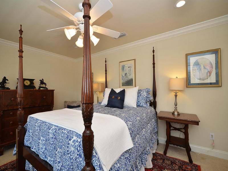 LAKEWOOD POINTE ESTATES - Residential