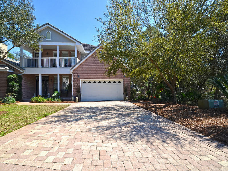 LAKEWOOD POINTE ESTATES - Residential