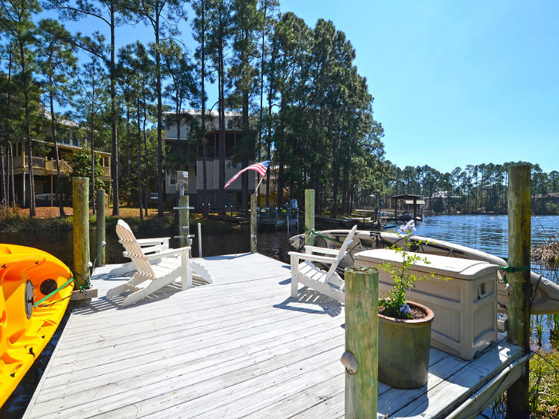 LAKEWOOD POINTE ESTATES - Residential