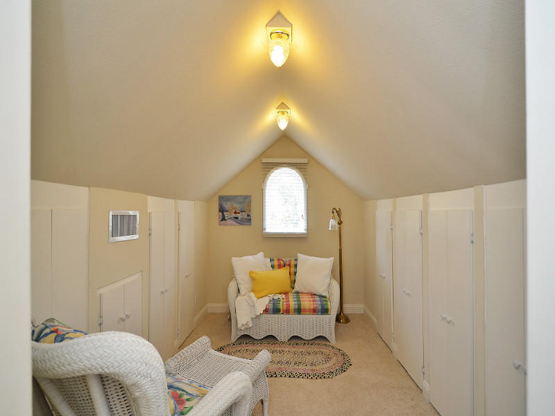 LAKEWOOD POINTE ESTATES - Residential