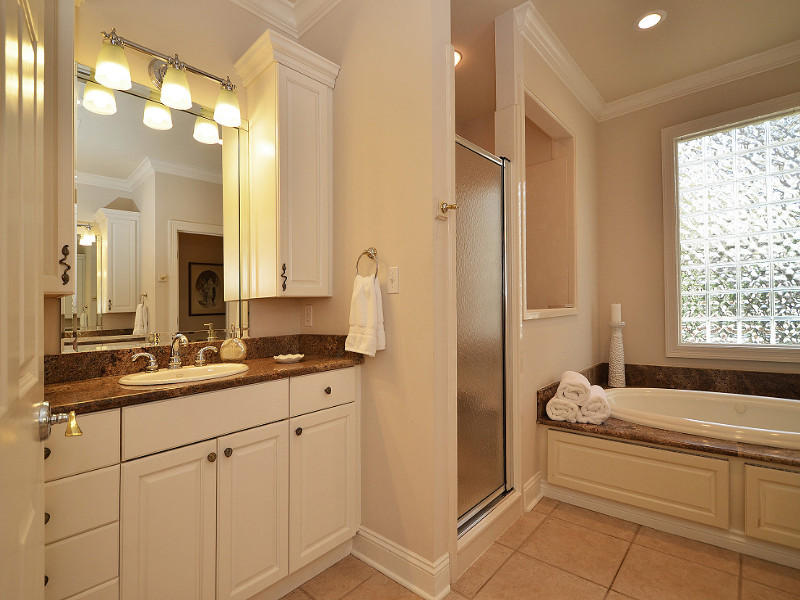 LAKEWOOD POINTE ESTATES - Residential