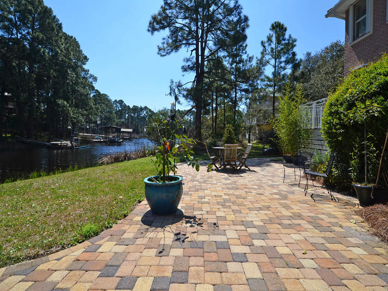 LAKEWOOD POINTE ESTATES - Residential