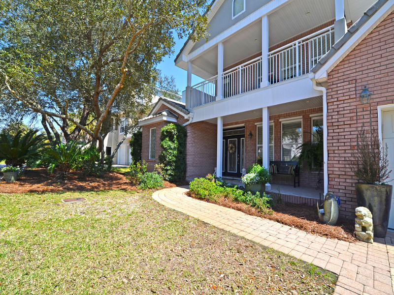 LAKEWOOD POINTE ESTATES - Residential