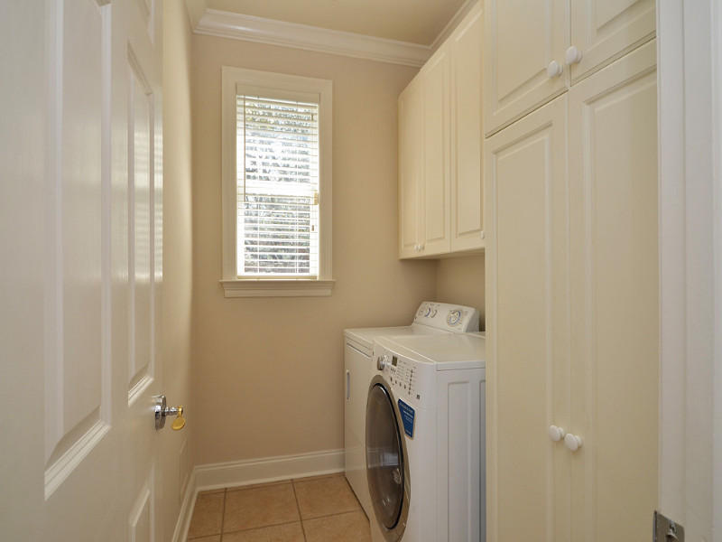 LAKEWOOD POINTE ESTATES - Residential