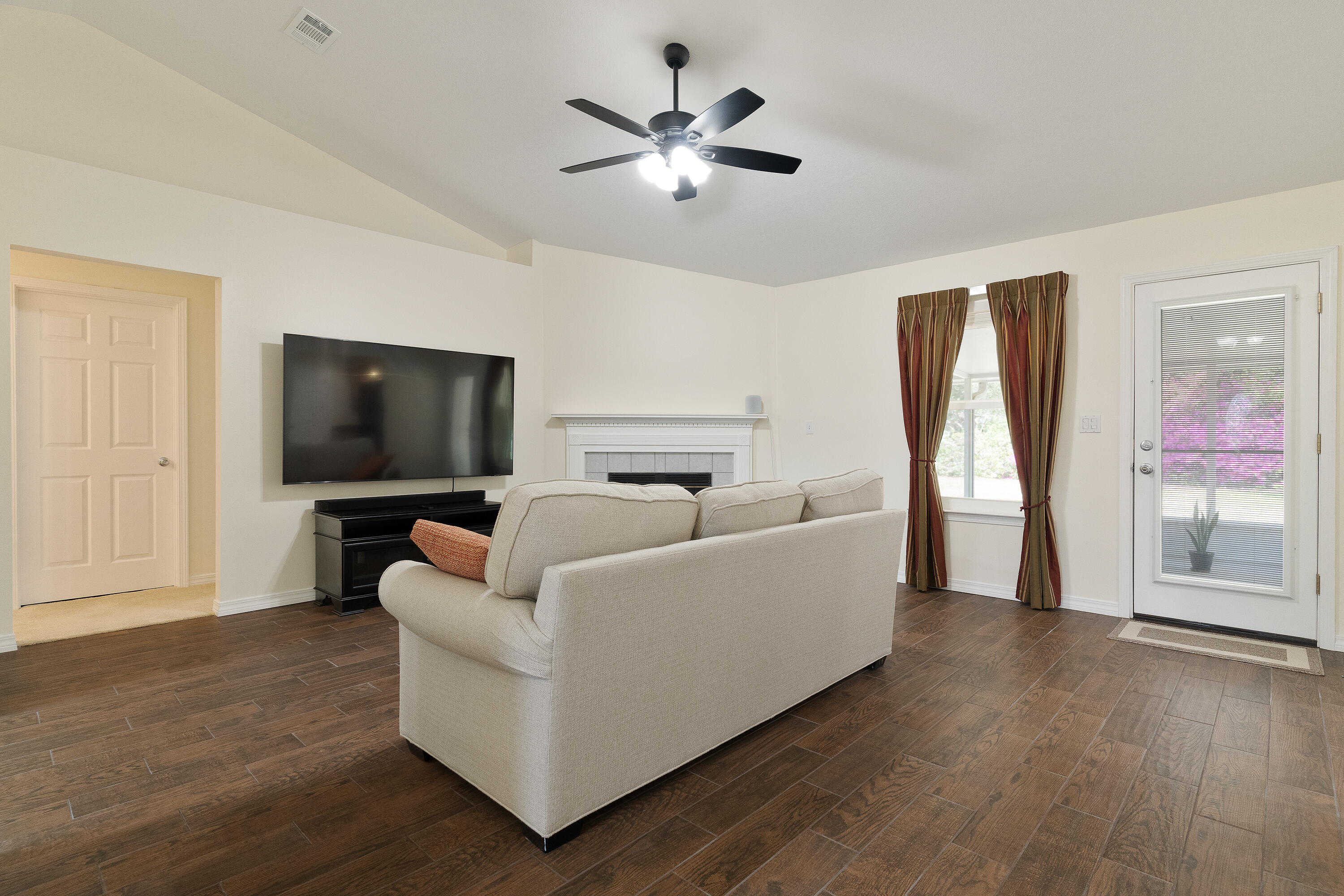 RAINTREE ESTATES - Residential