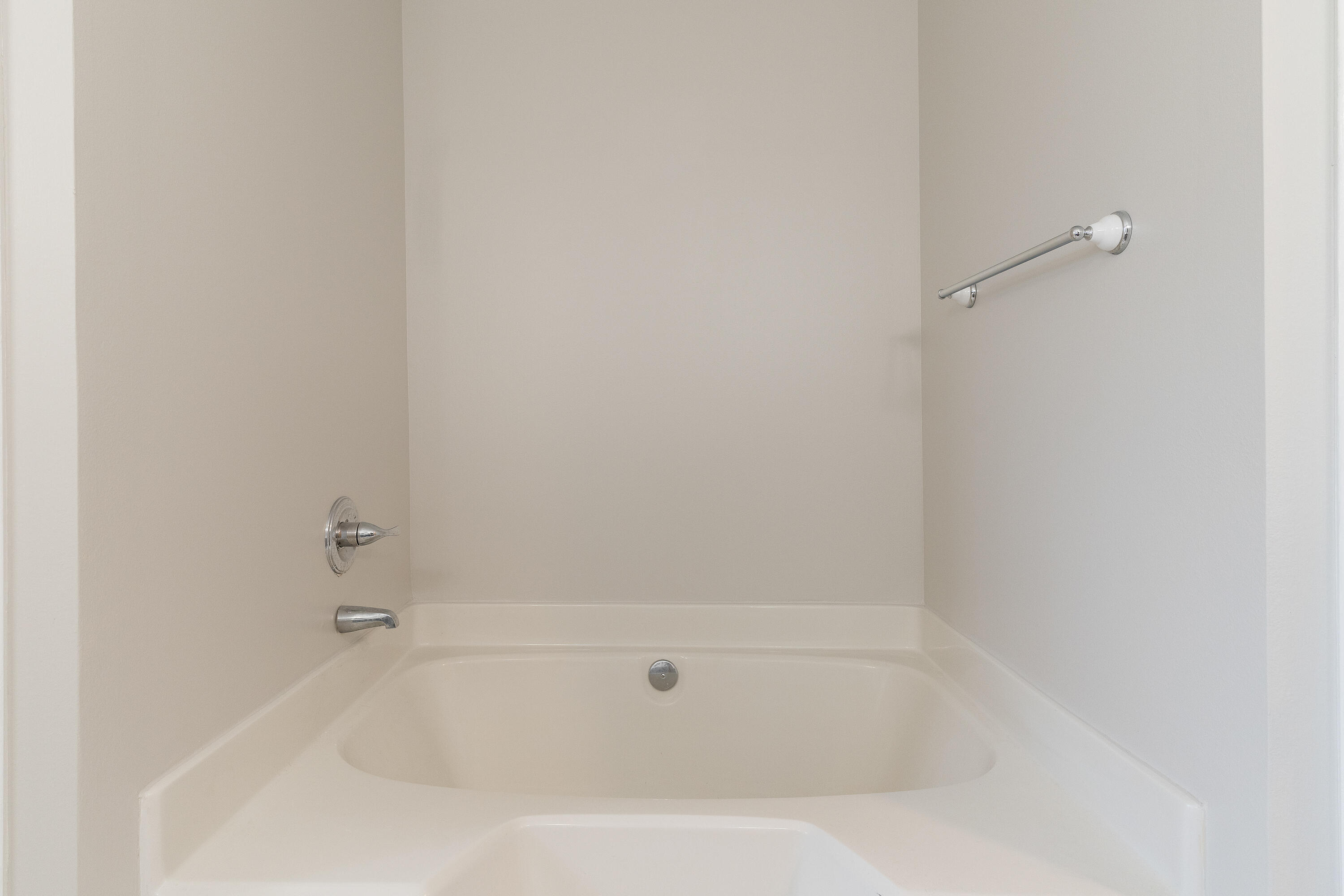 RAINTREE ESTATES - Residential