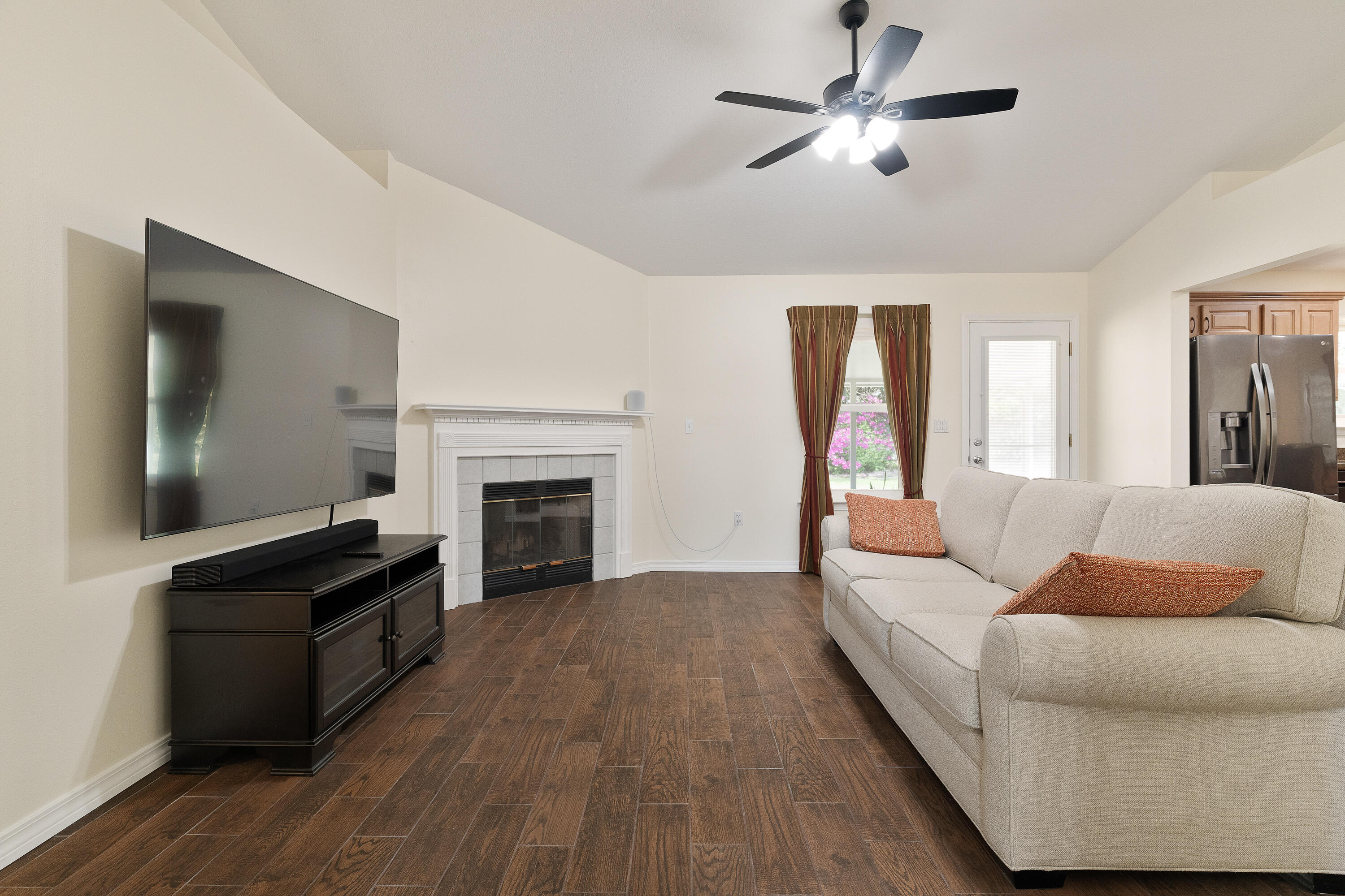 RAINTREE ESTATES - Residential