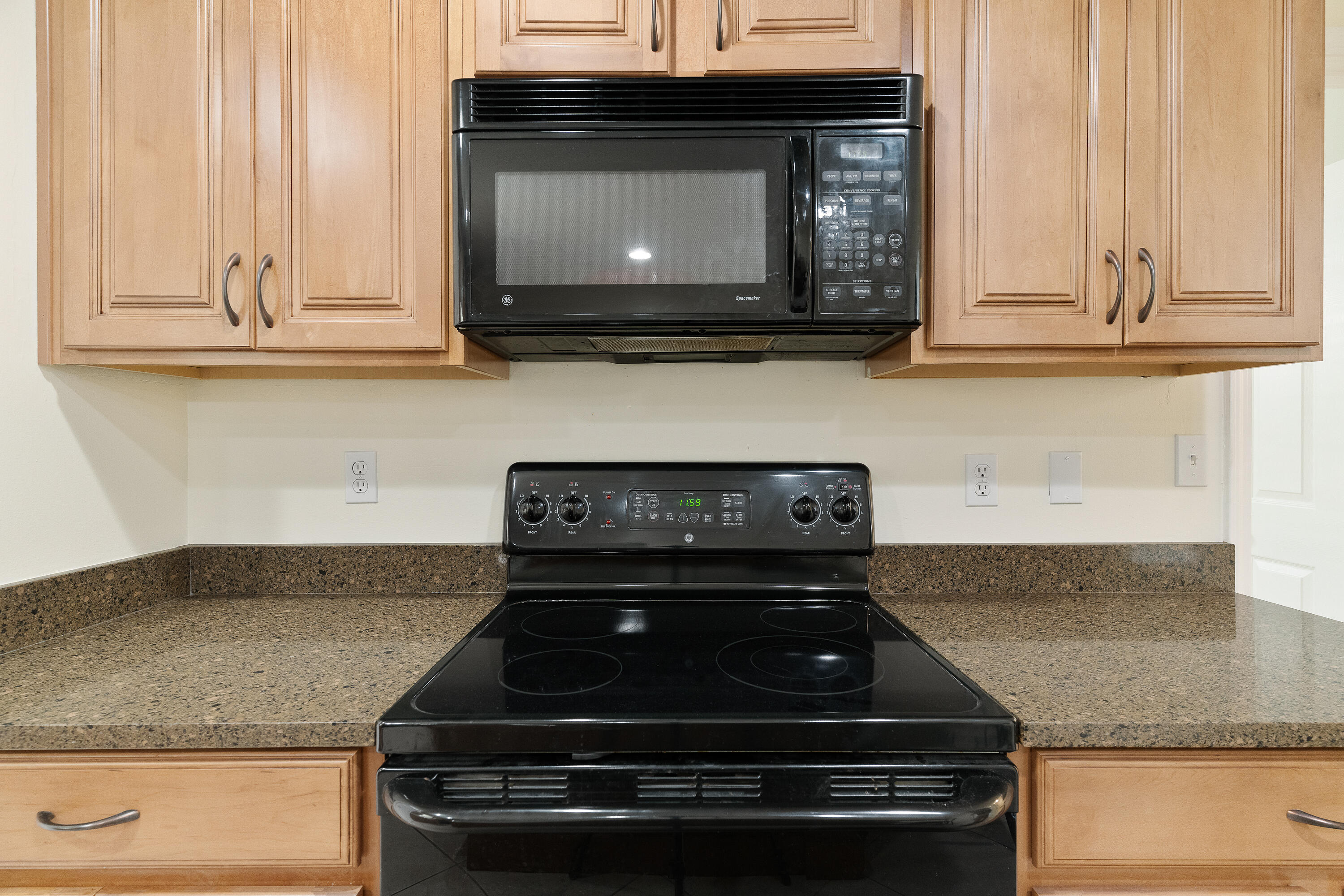 RAINTREE ESTATES - Residential