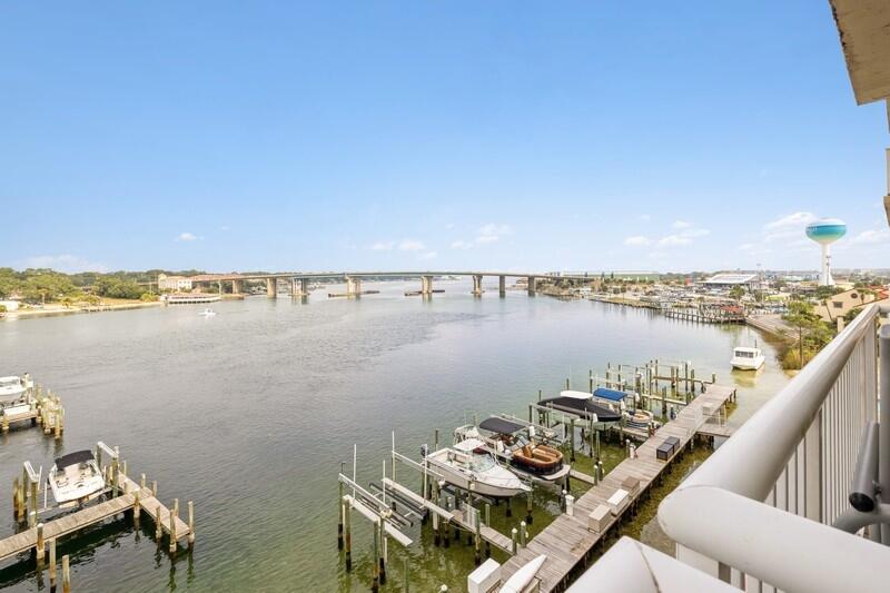 PALM COURT YACHT CLUB - Residential