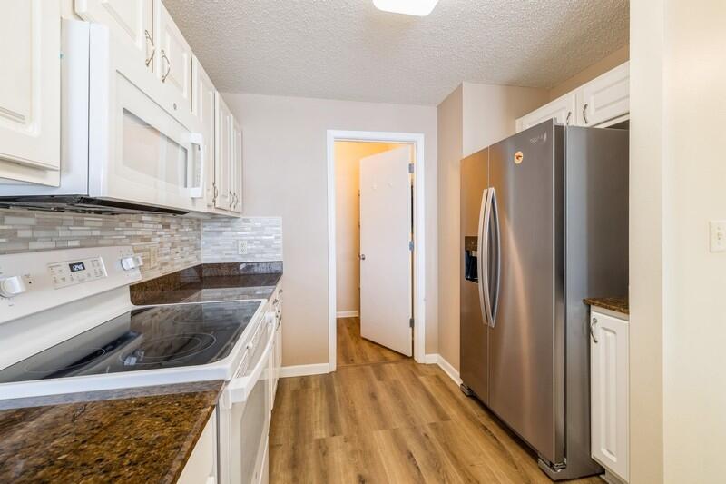 PALM COURT YACHT CLUB - Residential