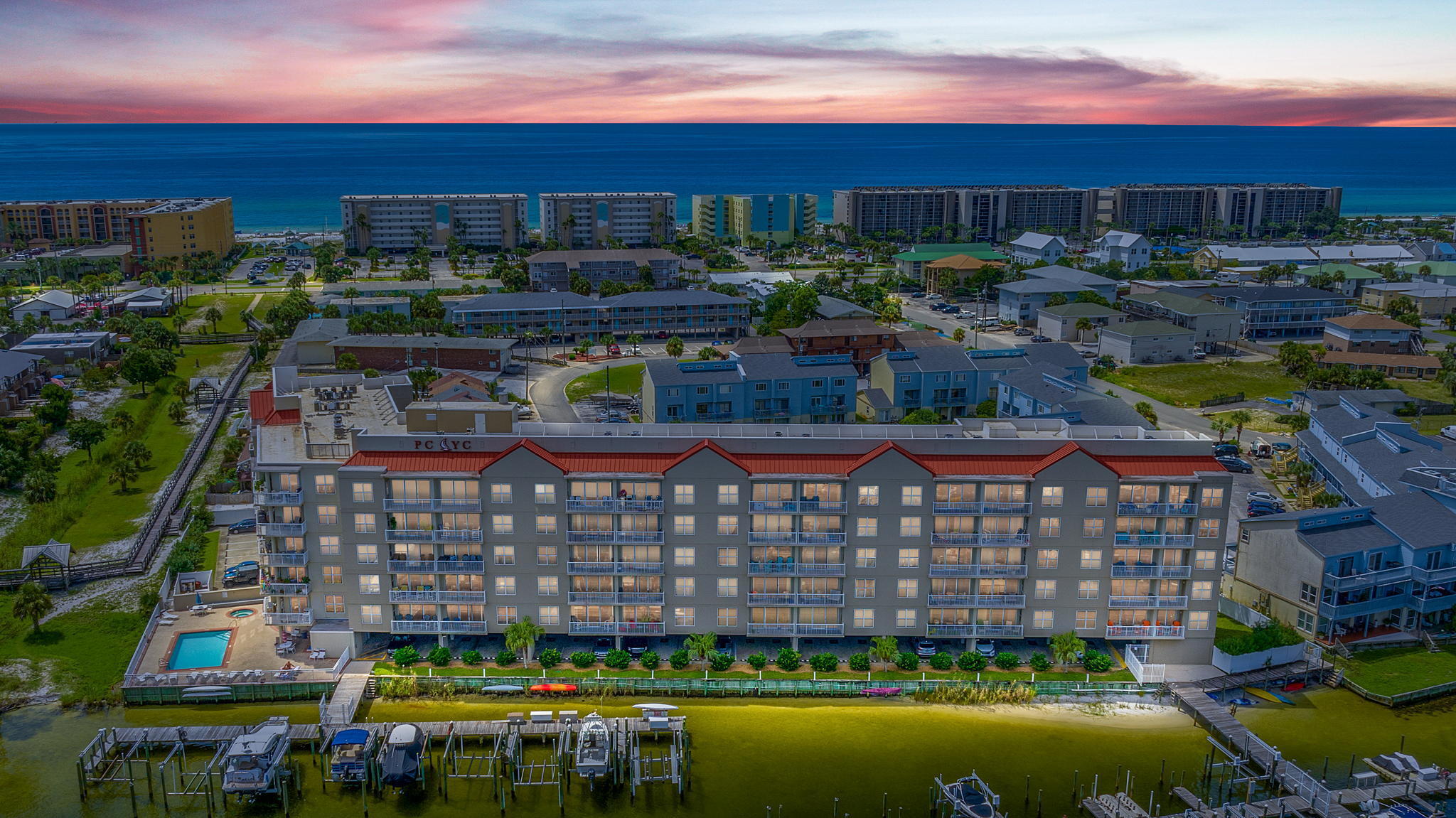 PALM COURT YACHT CLUB - Residential