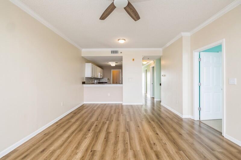 PALM COURT YACHT CLUB - Residential