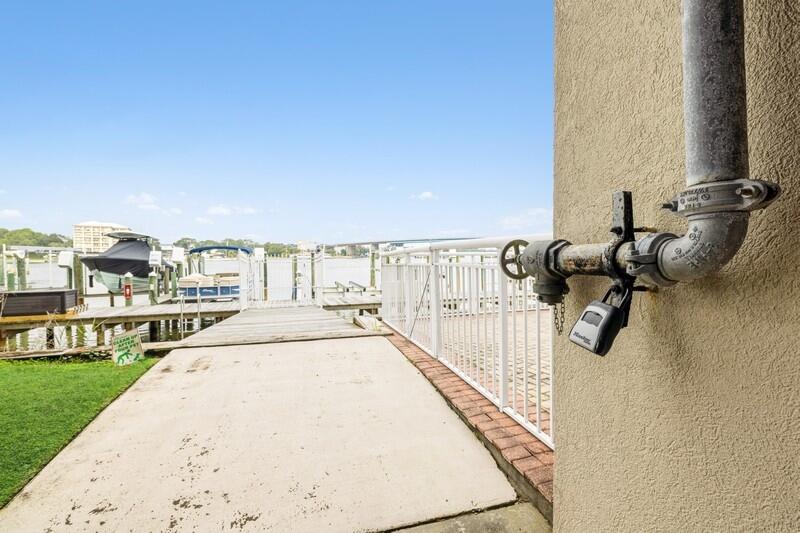 PALM COURT YACHT CLUB - Residential