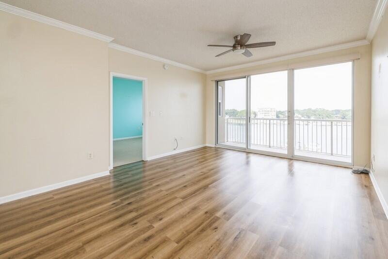 PALM COURT YACHT CLUB - Residential