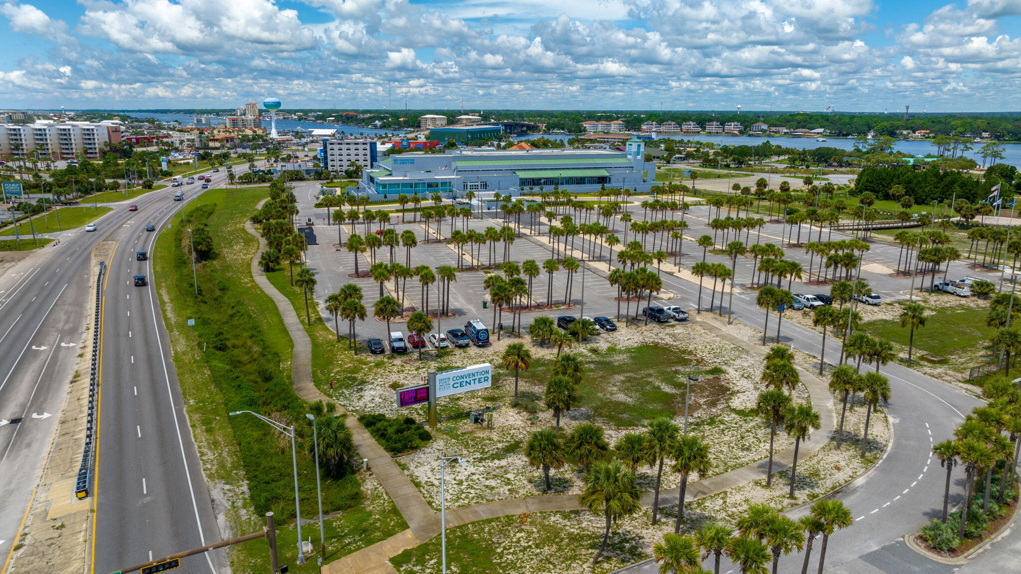 PALM COURT YACHT CLUB - Residential