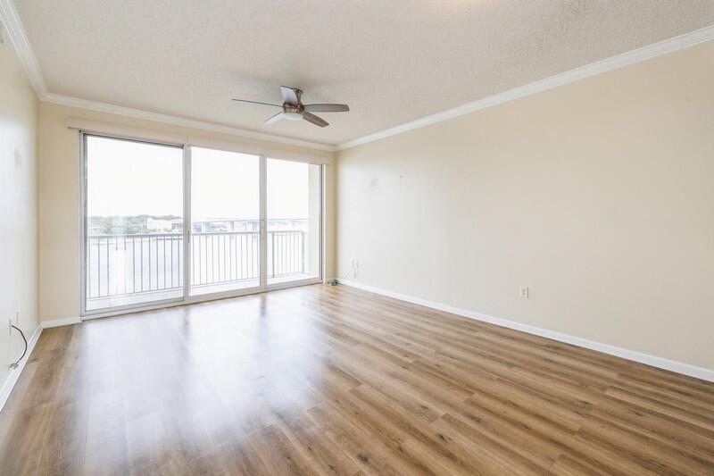 PALM COURT YACHT CLUB - Residential