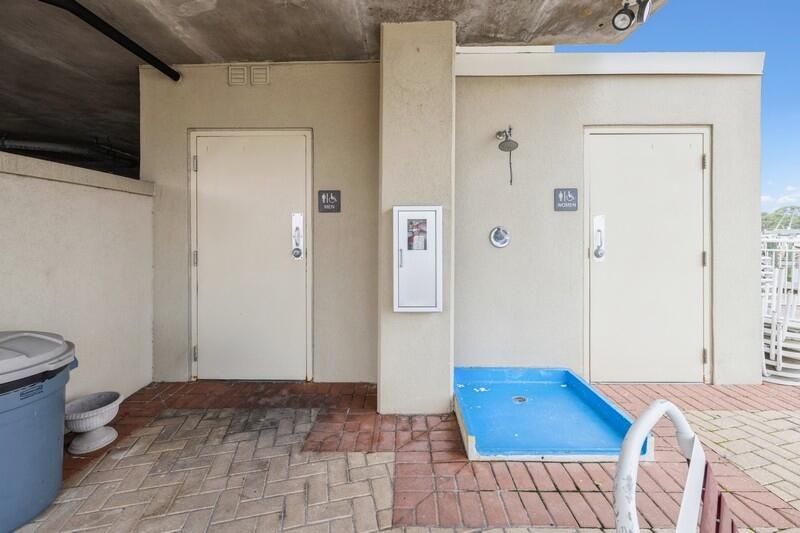 PALM COURT YACHT CLUB - Residential