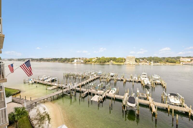 PALM COURT YACHT CLUB - Residential