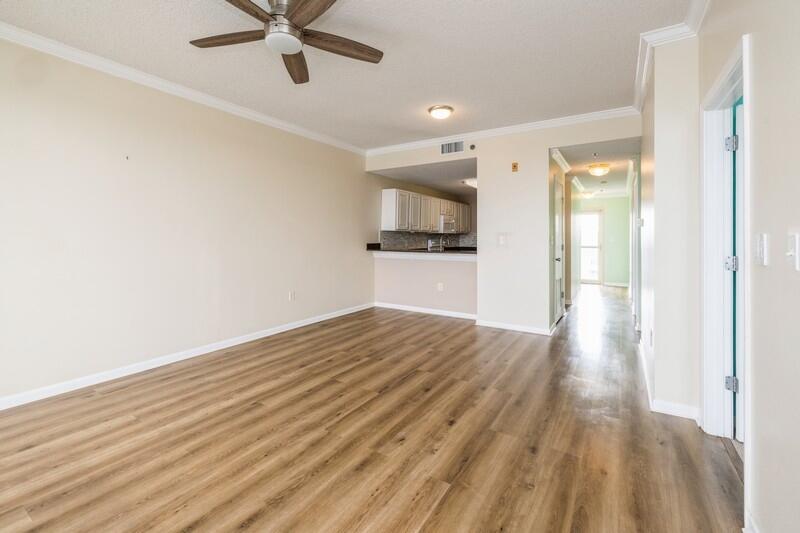 PALM COURT YACHT CLUB - Residential