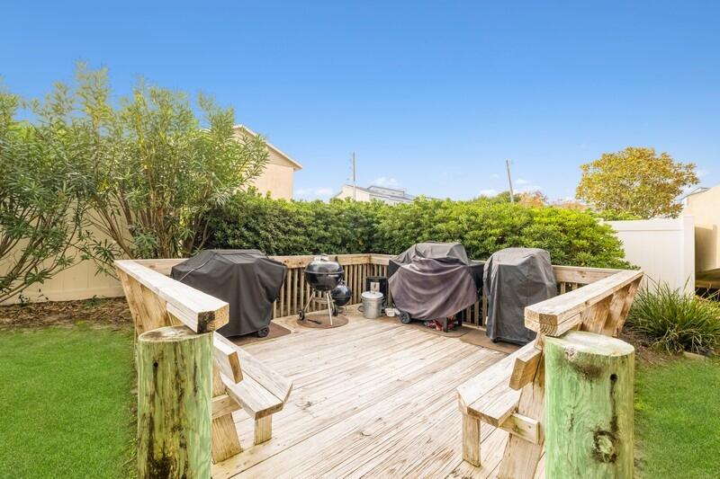 PALM COURT YACHT CLUB - Residential