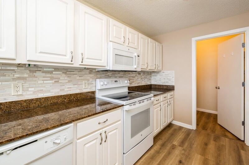 PALM COURT YACHT CLUB - Residential