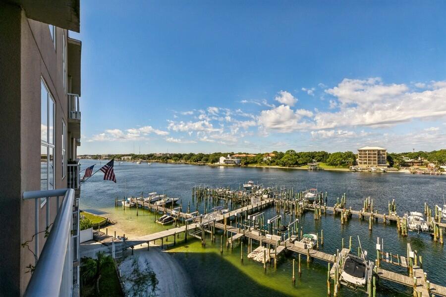 PALM COURT YACHT CLUB - Residential