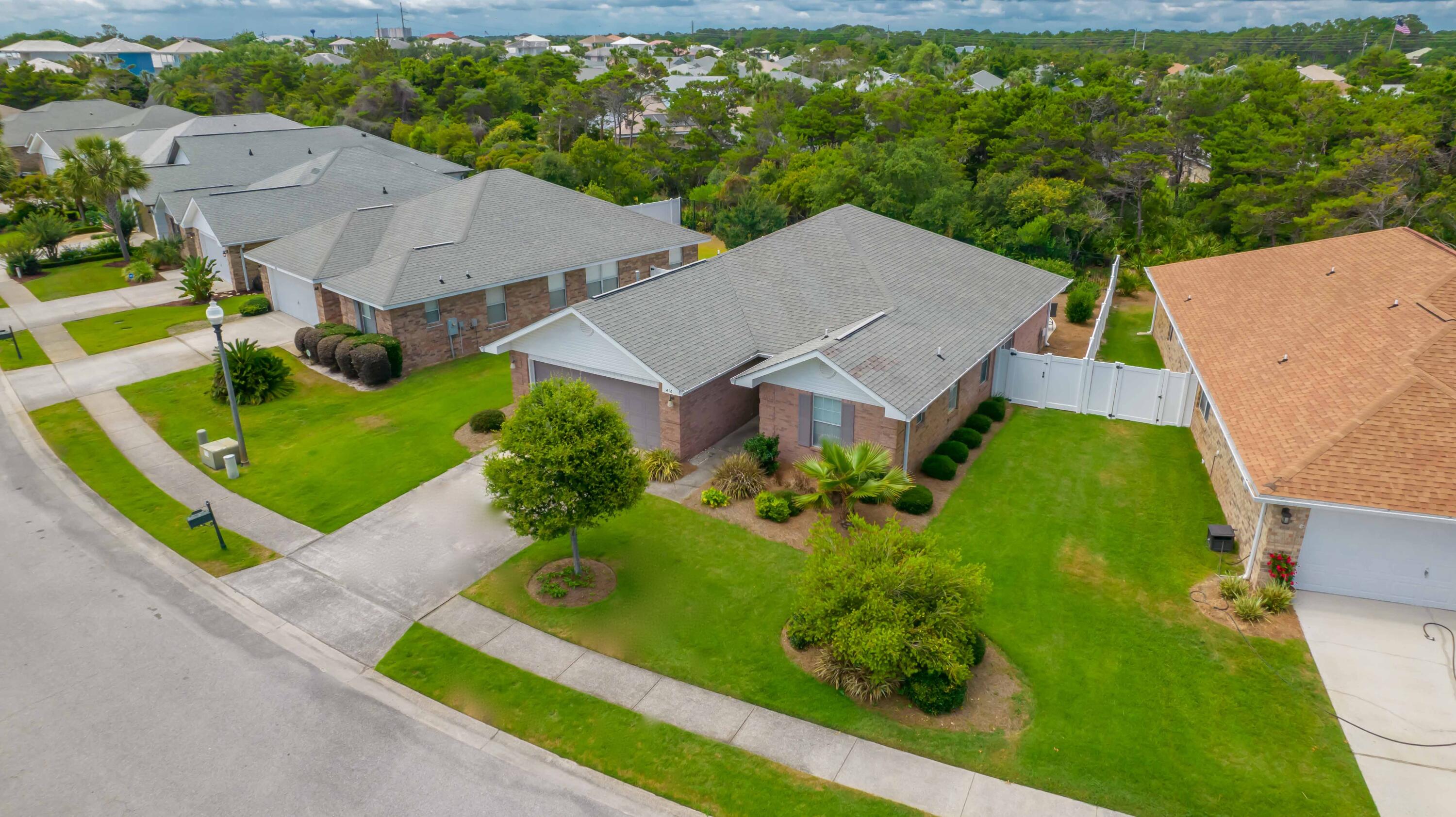 PARADISE RETREAT - Residential