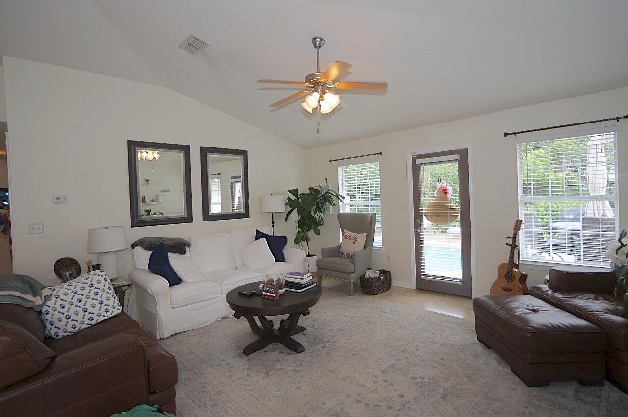 PARADISE RETREAT - Residential