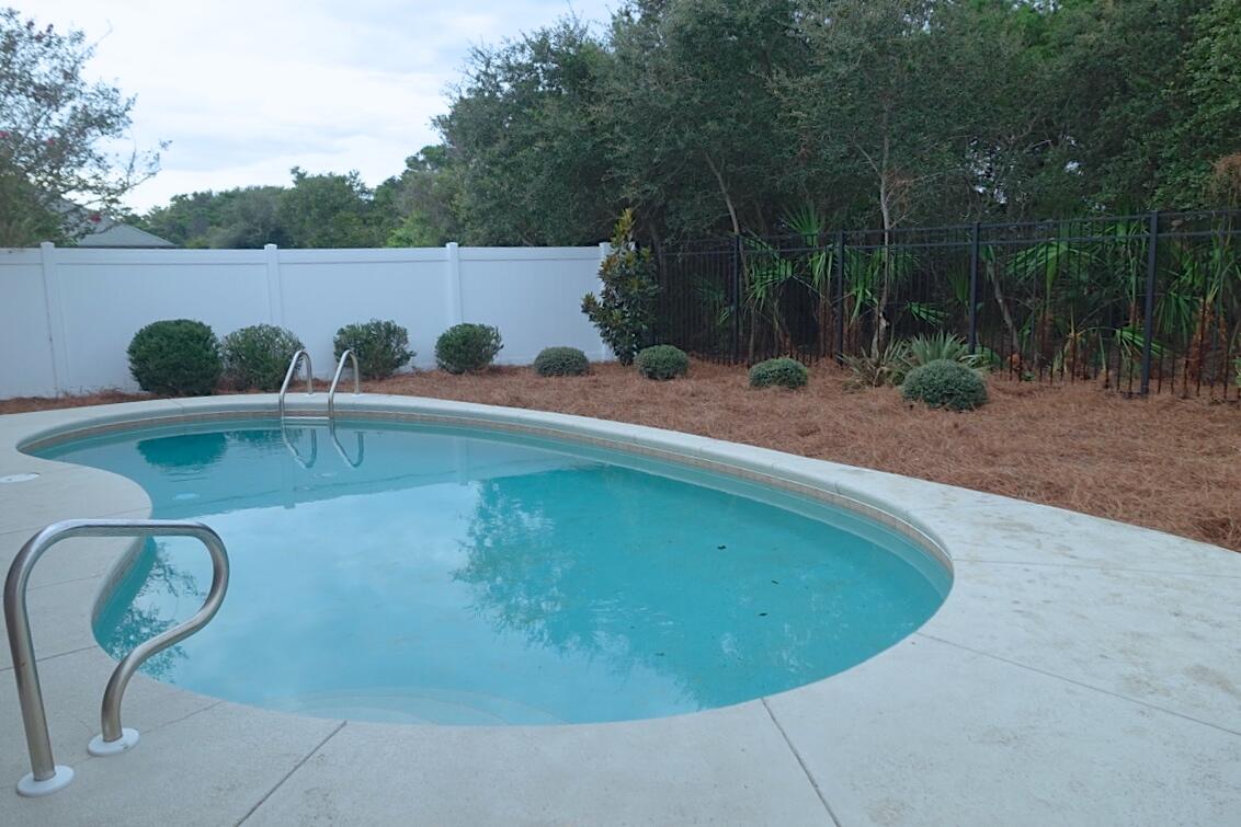 PARADISE RETREAT - Residential