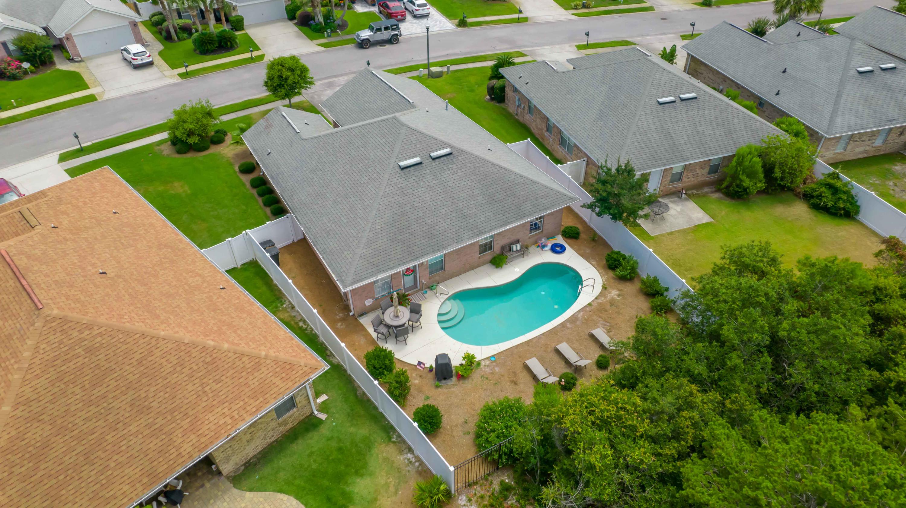 PARADISE RETREAT - Residential