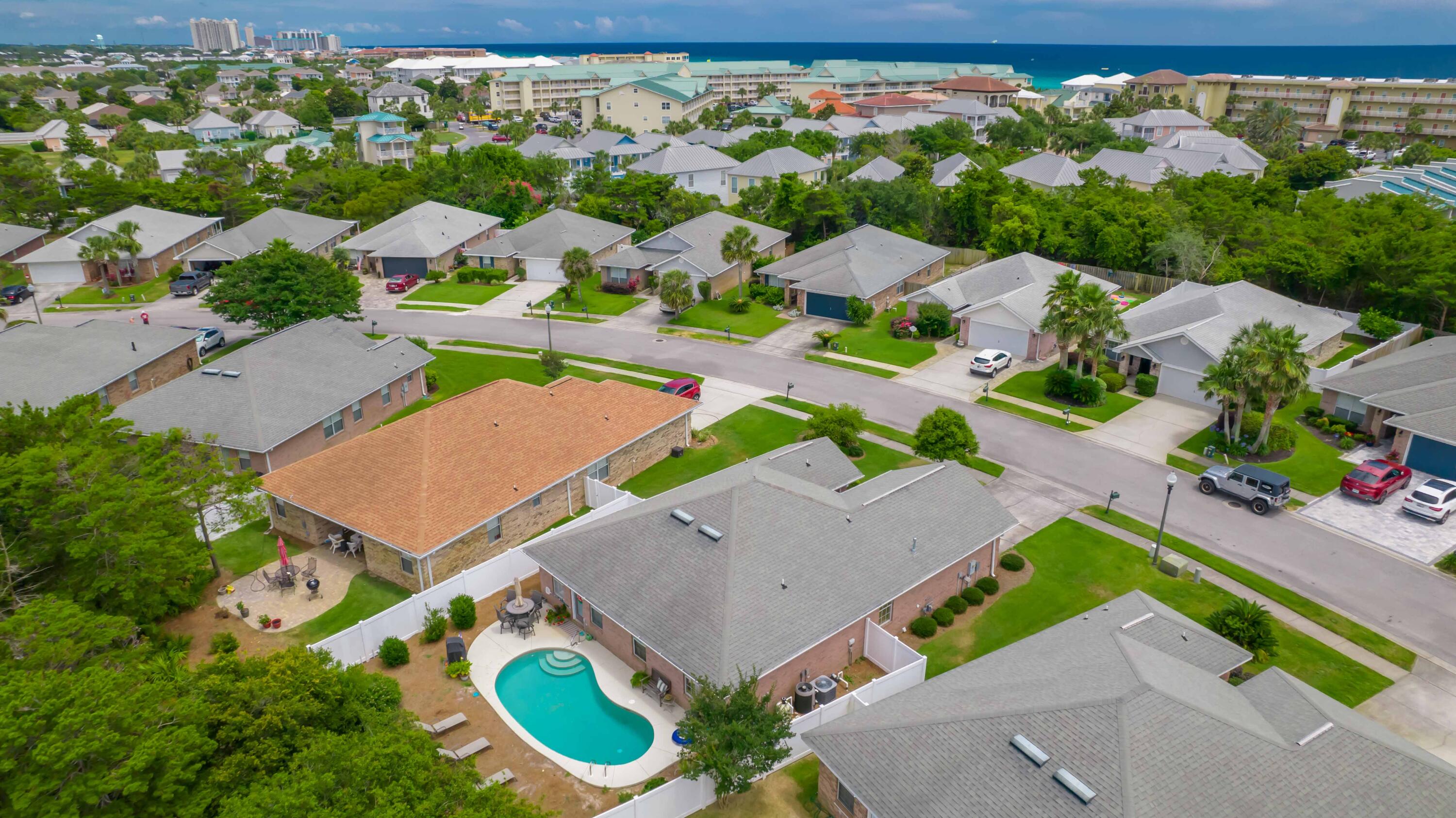 PARADISE RETREAT - Residential