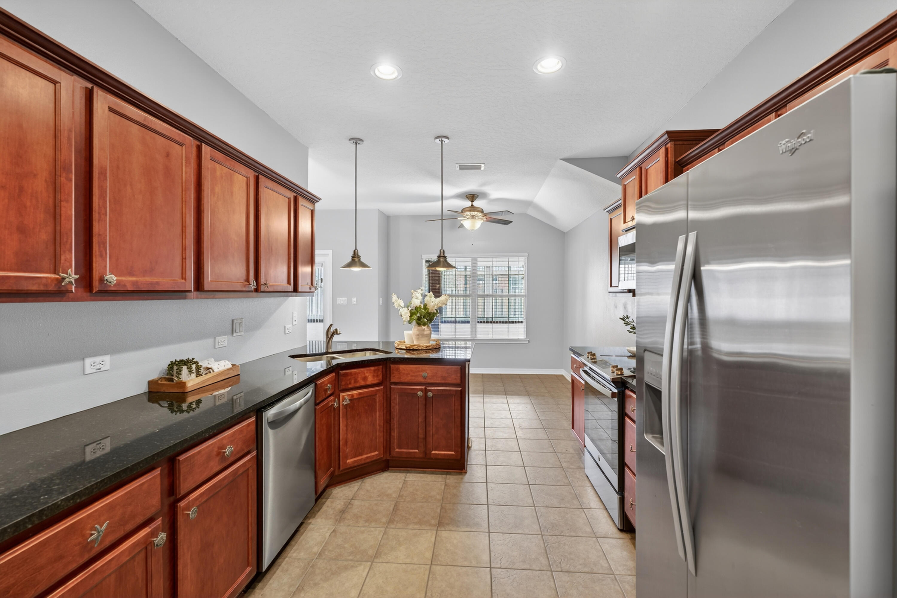 BRIDGEPORT COLONY - Residential