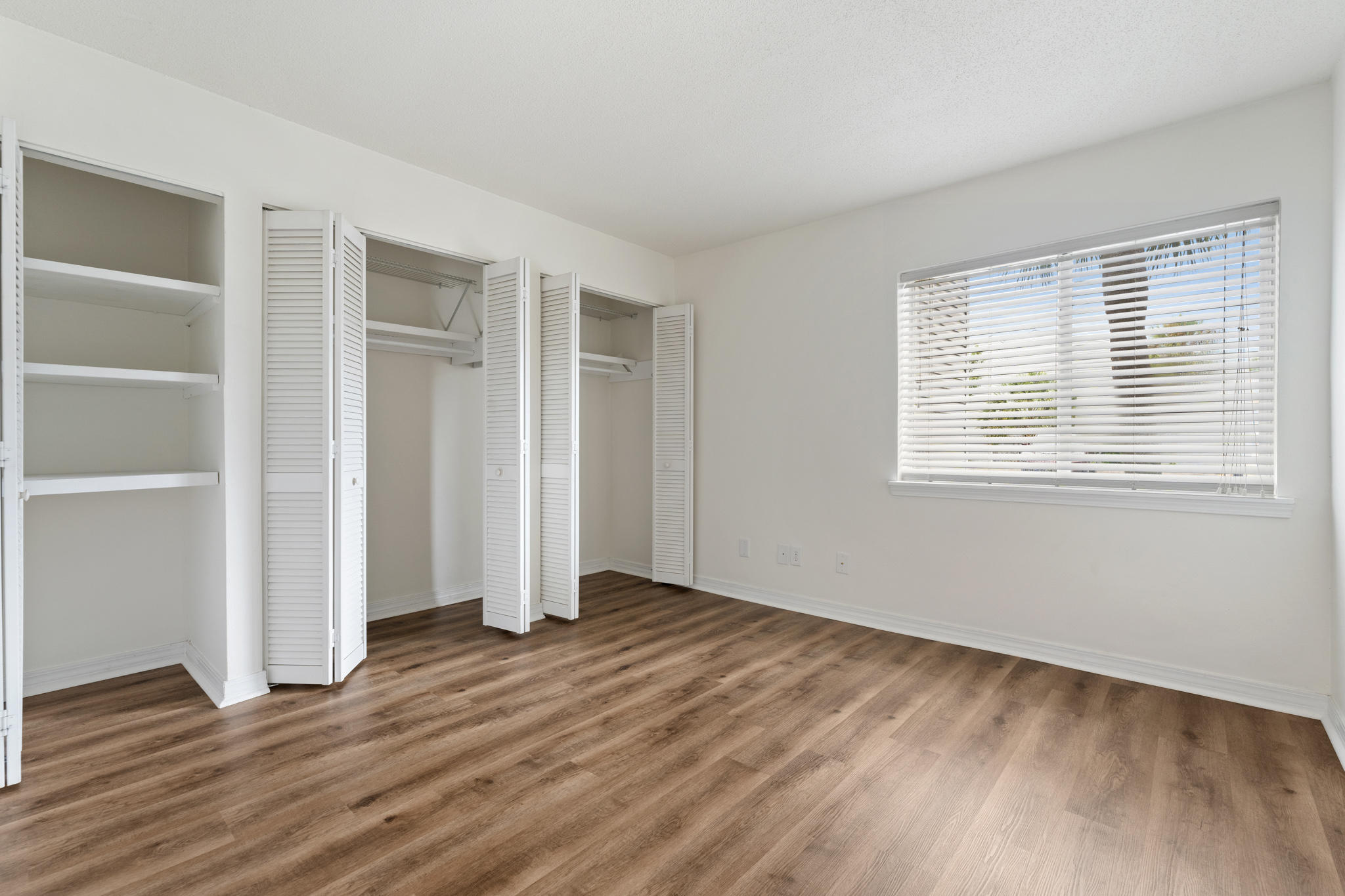 FINISTERRA CONDO - Residential