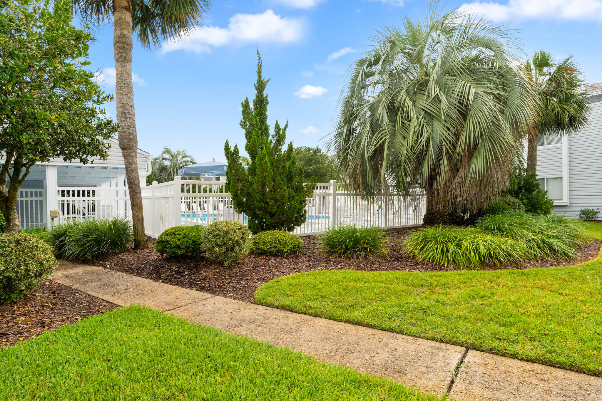 FINISTERRA CONDO - Residential