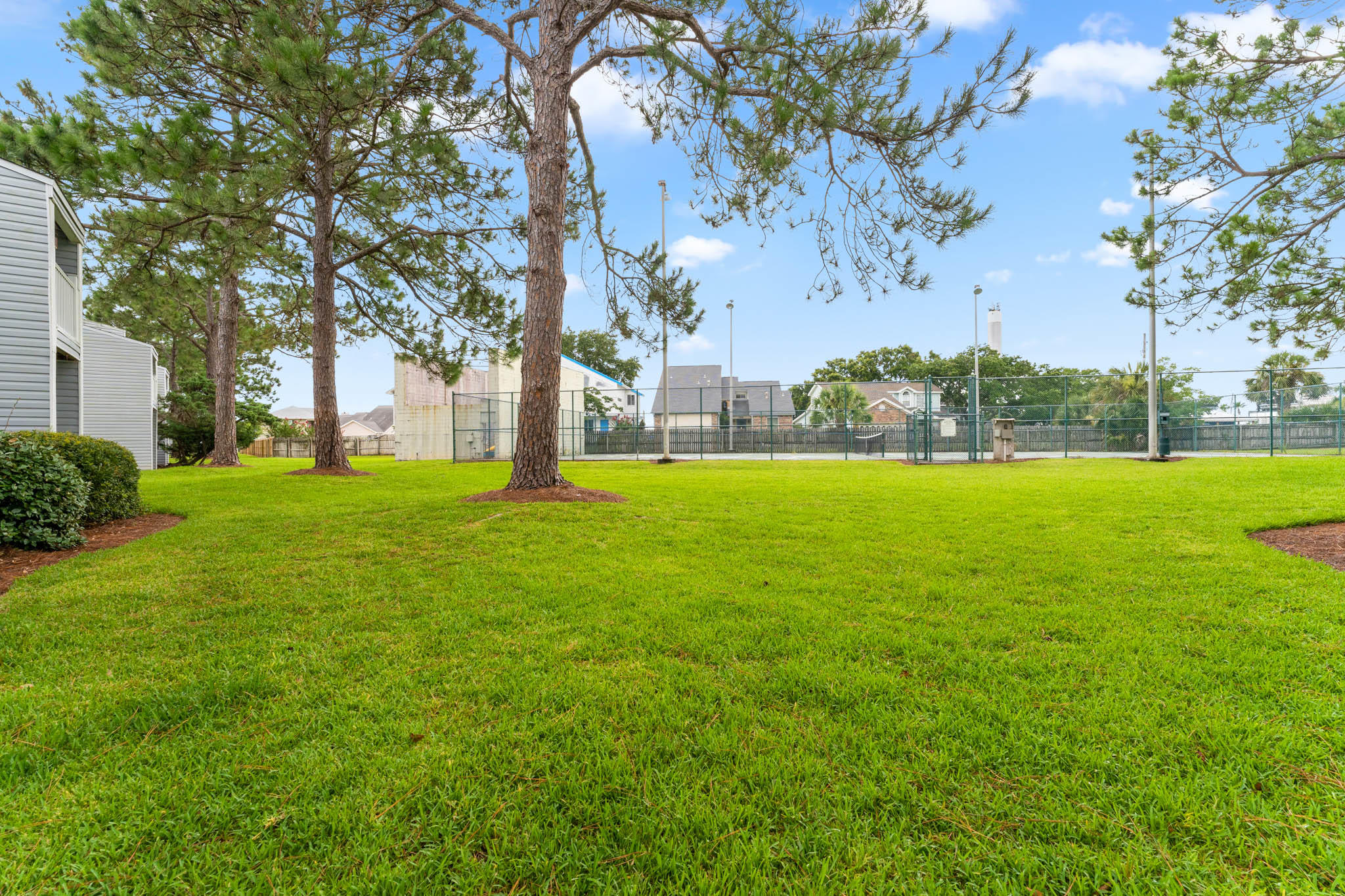 FINISTERRA CONDO - Residential