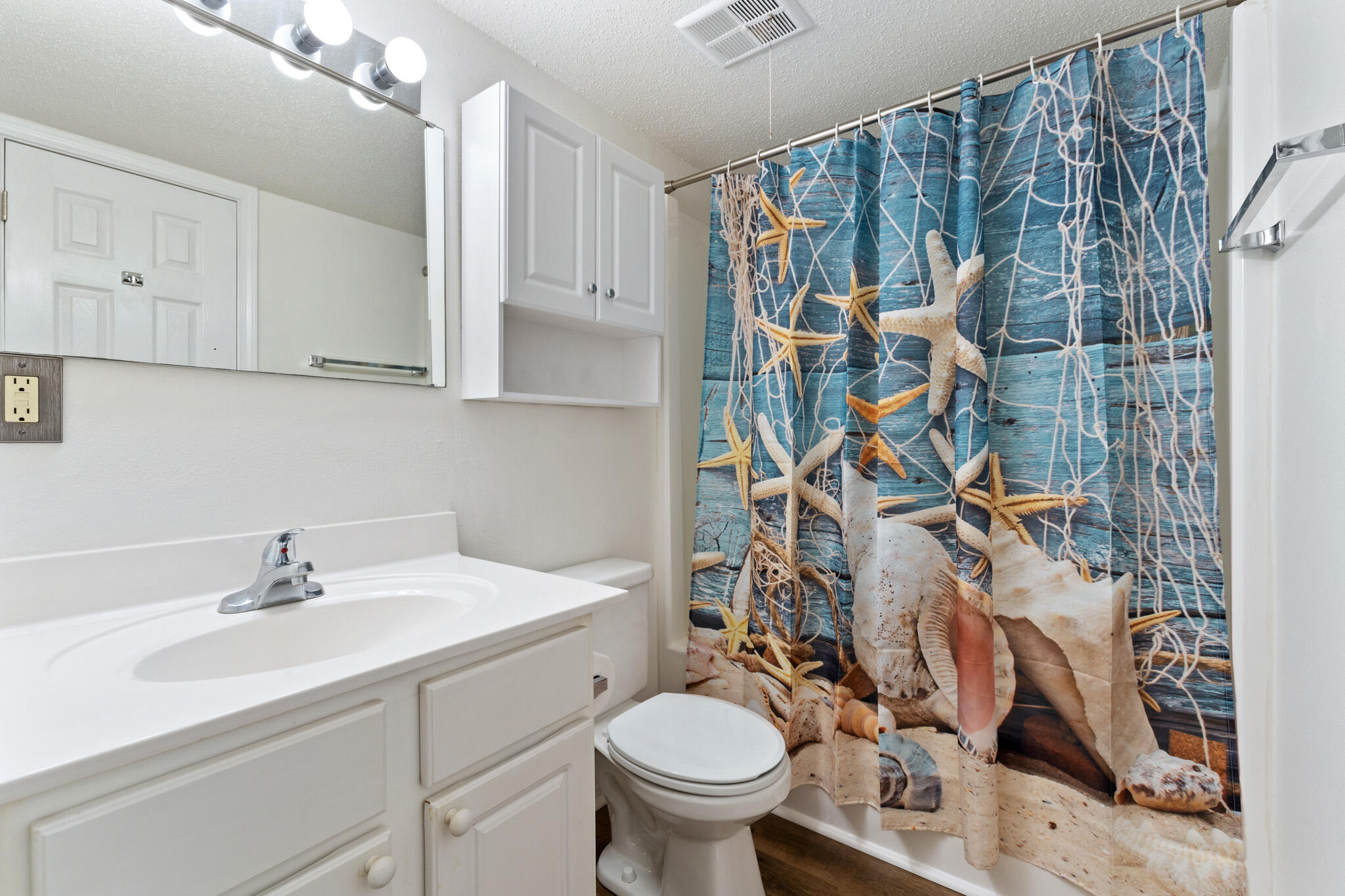 FINISTERRA CONDO - Residential