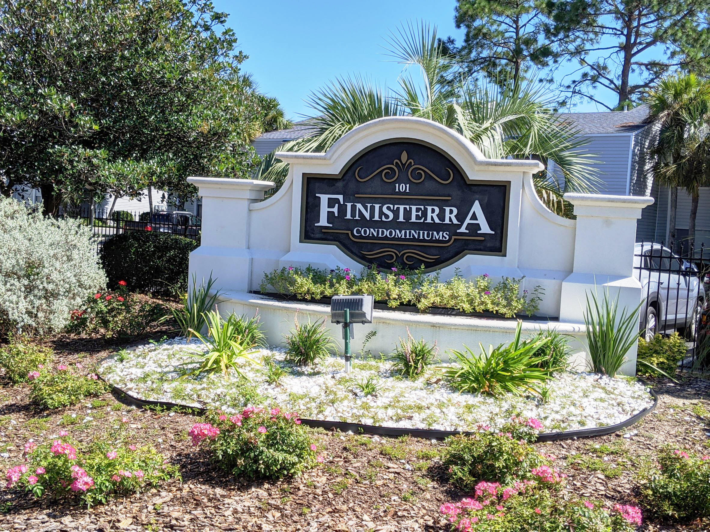 FINISTERRA CONDO - Residential