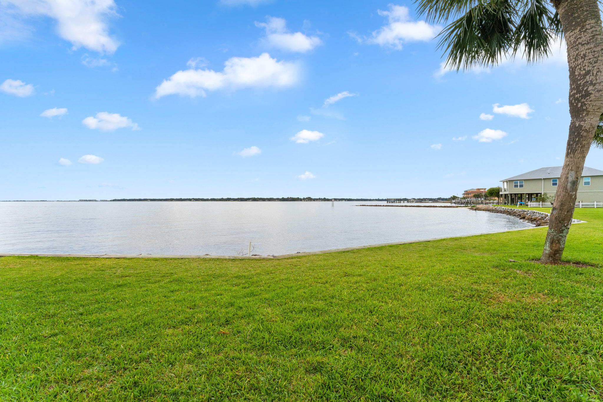 FINISTERRA CONDO - Residential