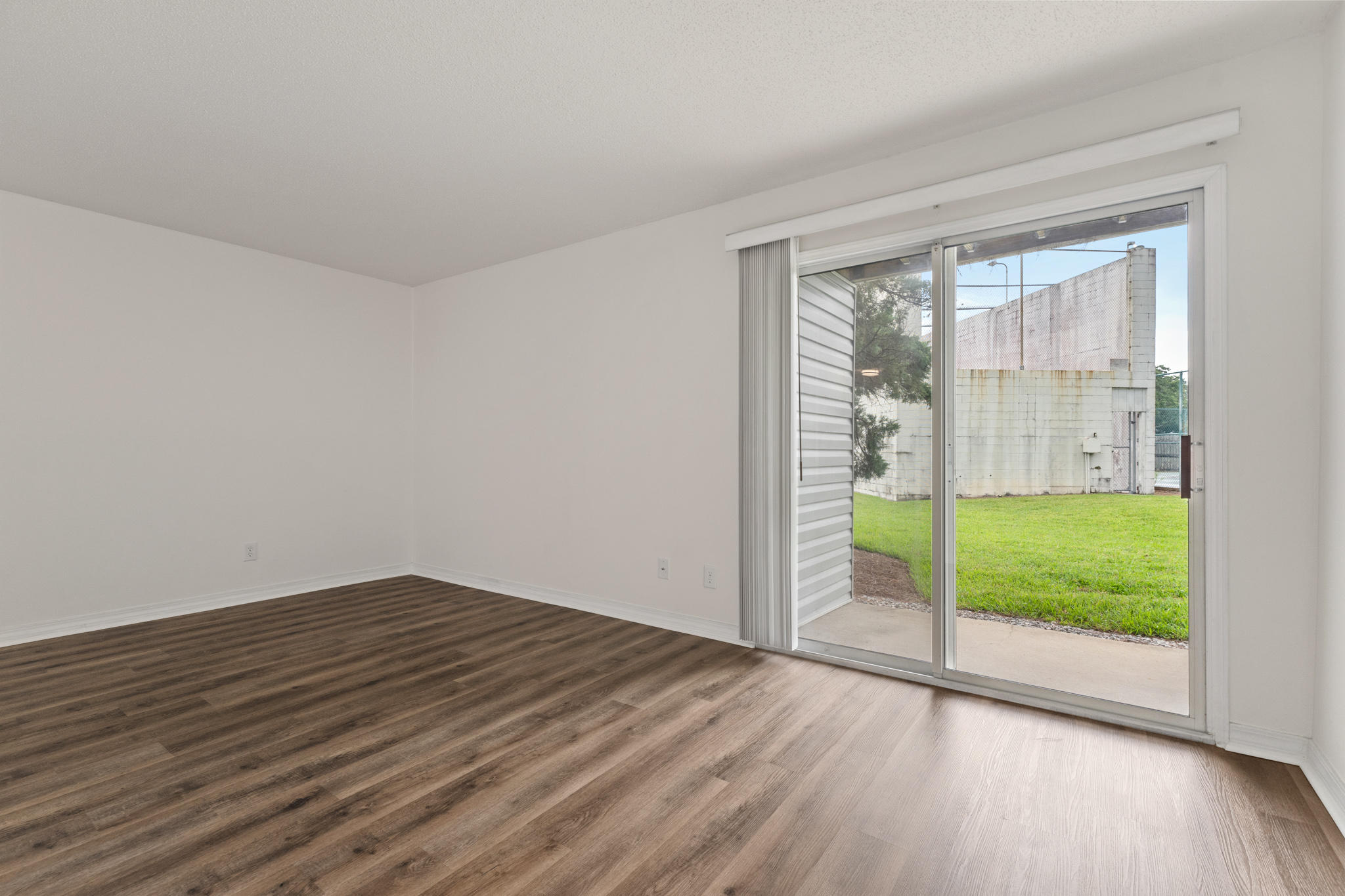 FINISTERRA CONDO - Residential