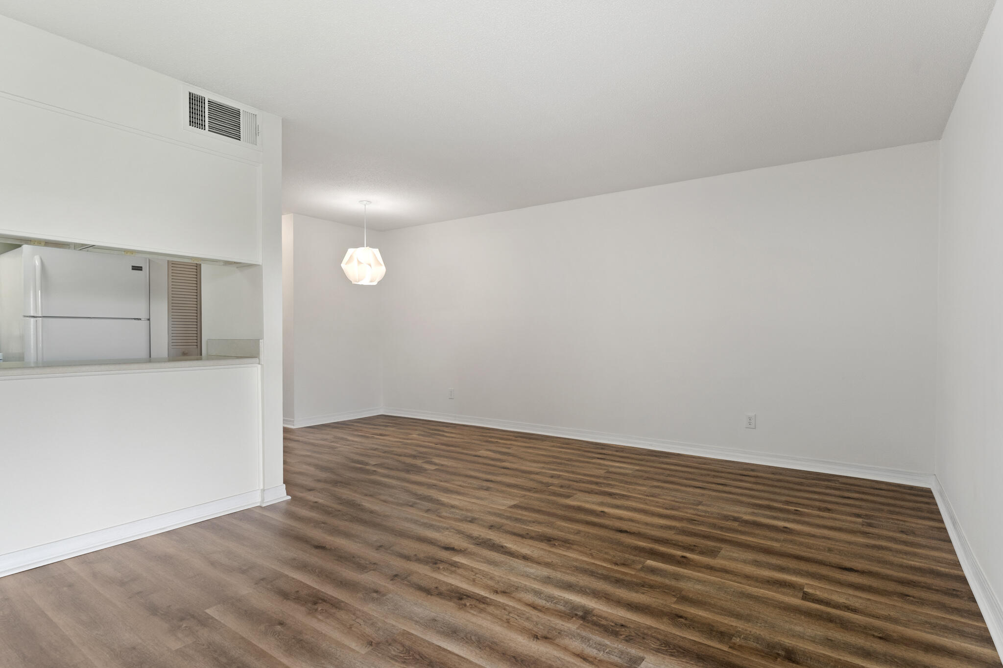 FINISTERRA CONDO - Residential