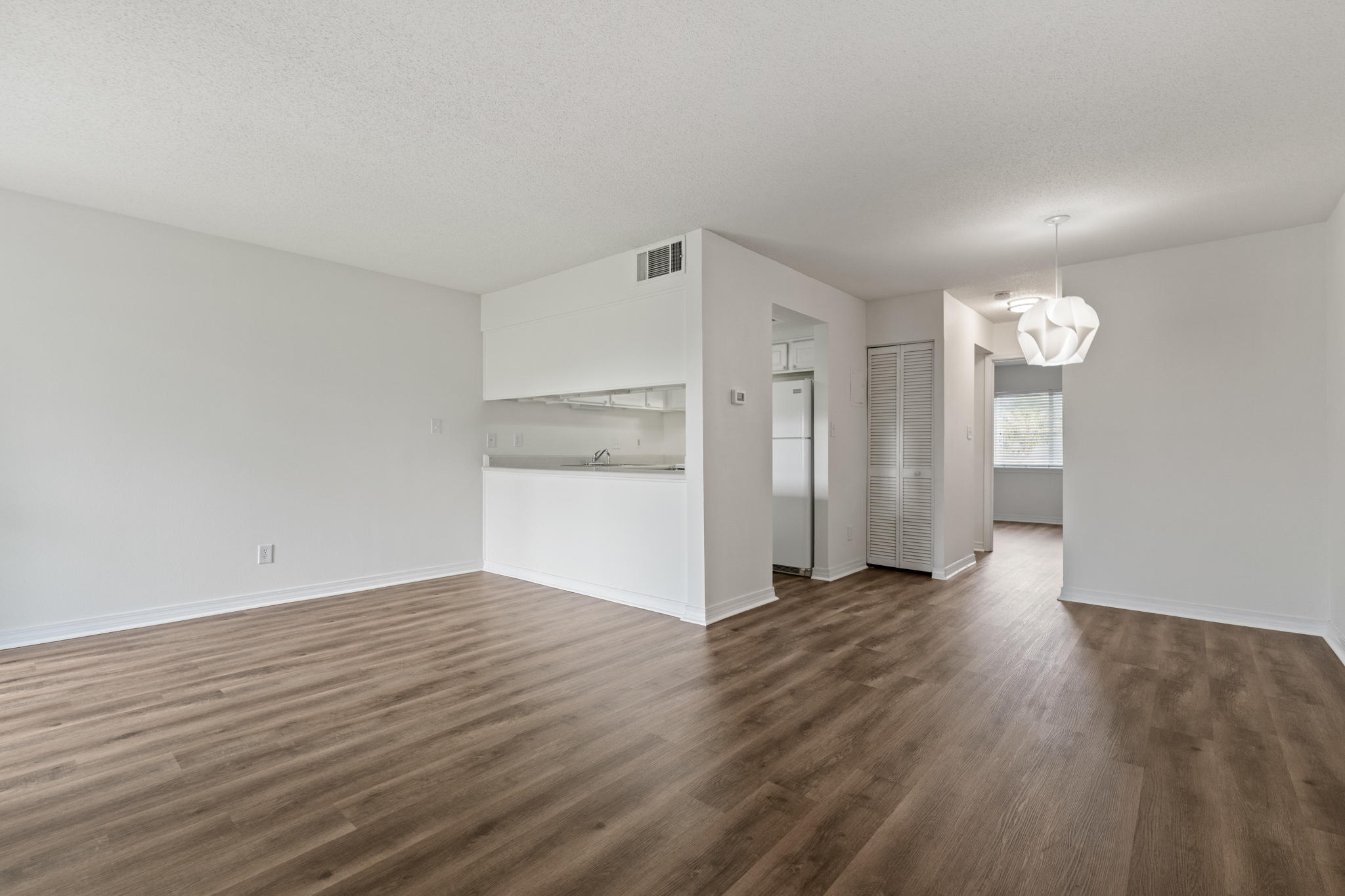 FINISTERRA CONDO - Residential