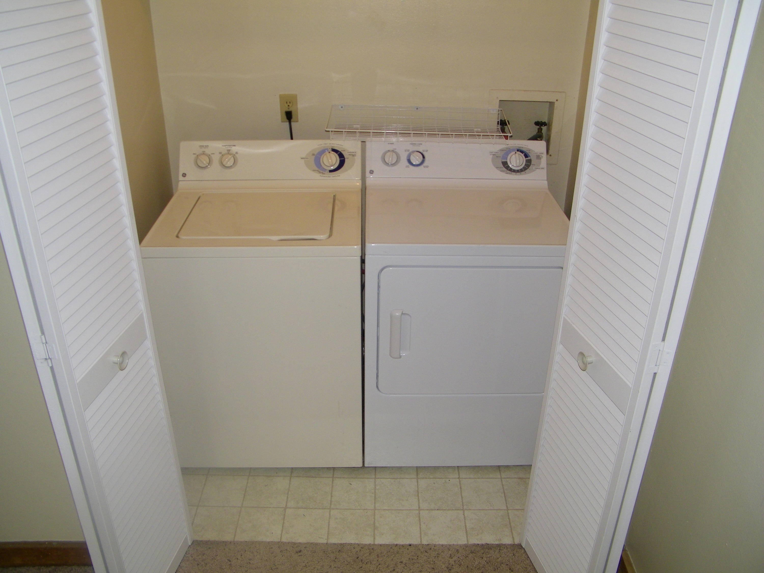 ISLAND BREEZE CONDO - Residential Lease