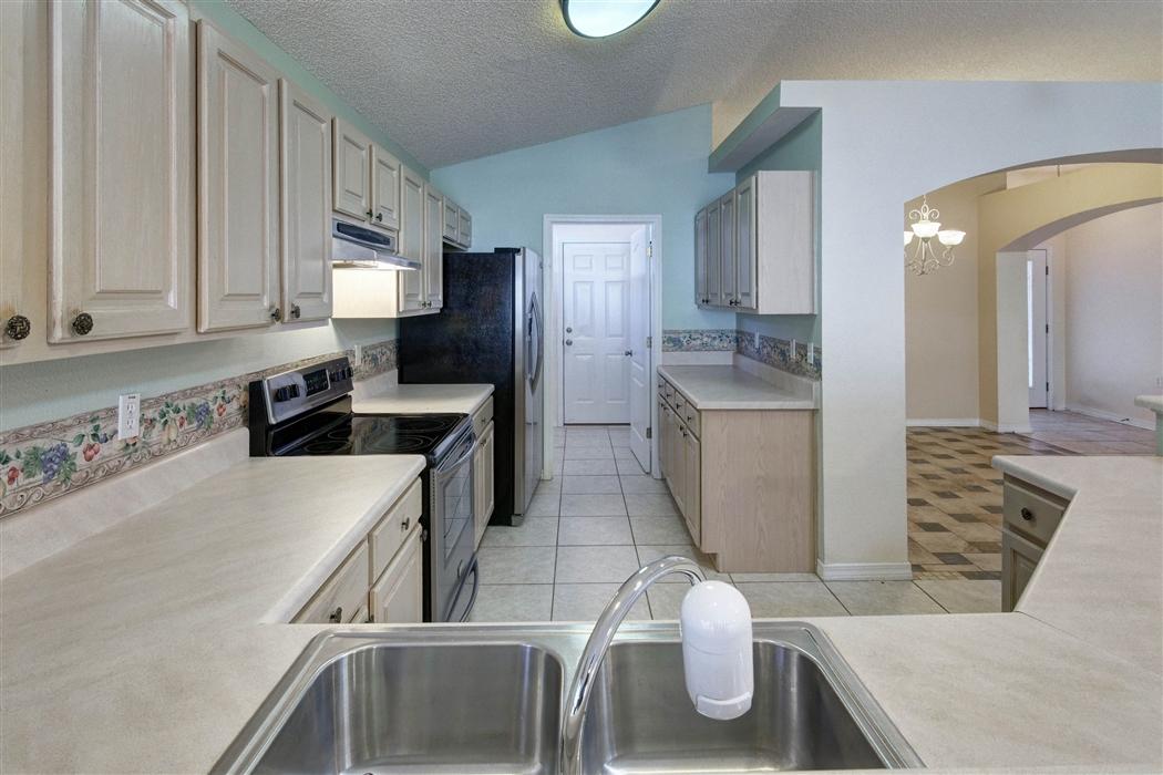 LIGHTHOUSE POINTE - Residential