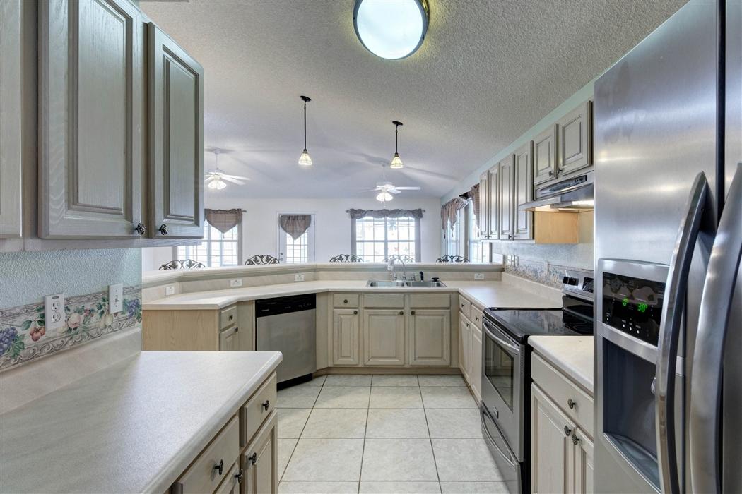 LIGHTHOUSE POINTE - Residential