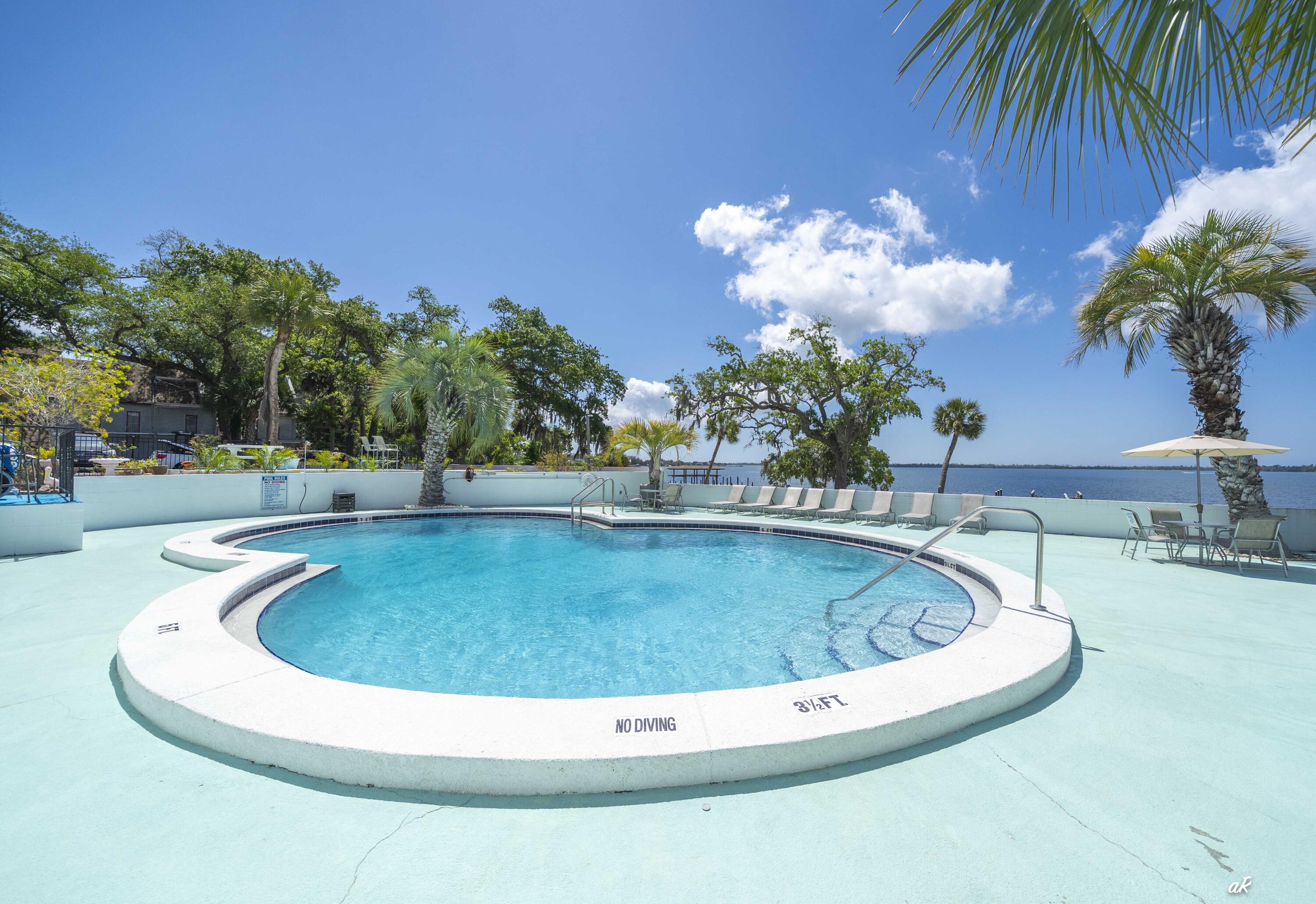 Bay Club Condo Ph 1 - Residential
