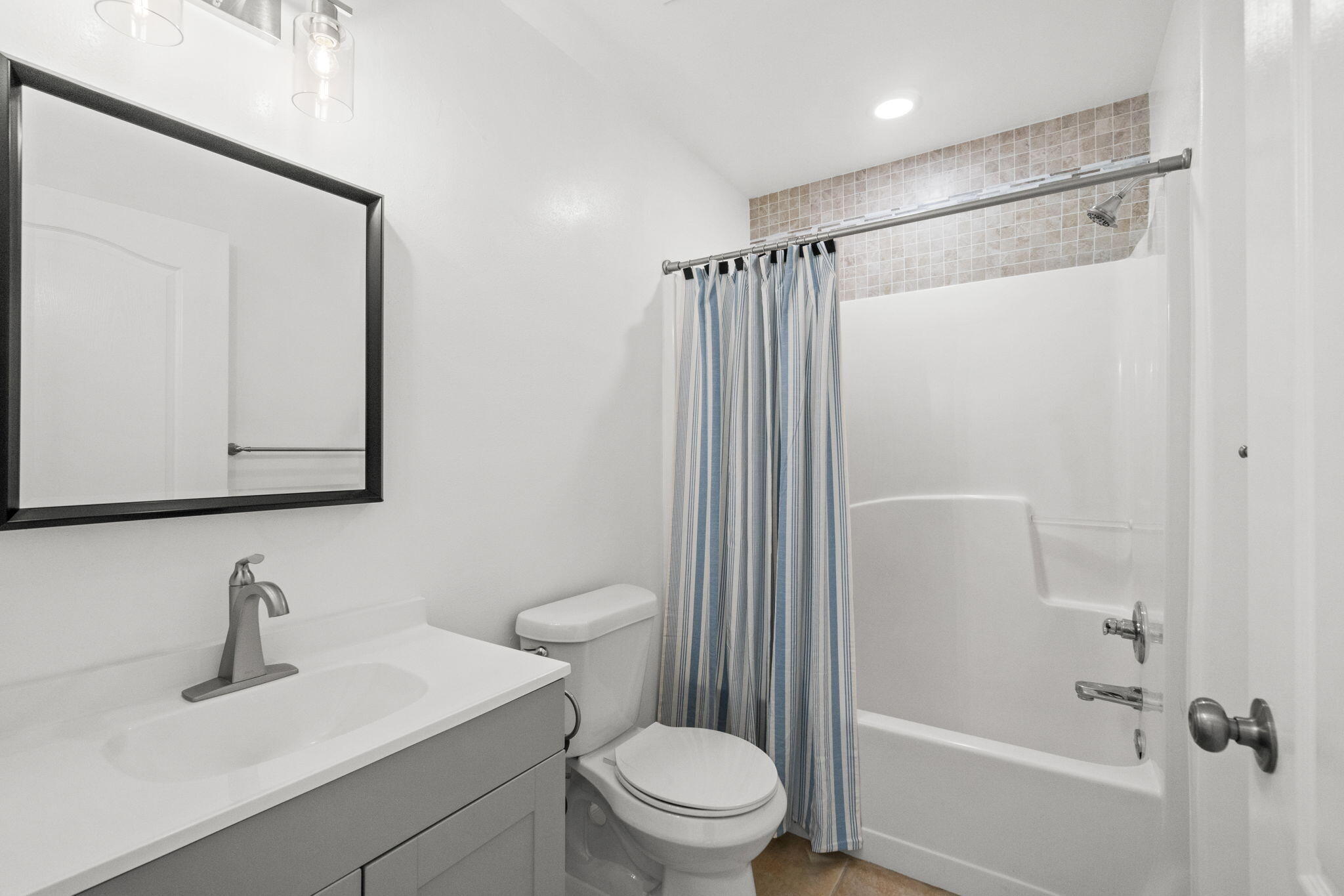 OLD BAY CONDO - Residential