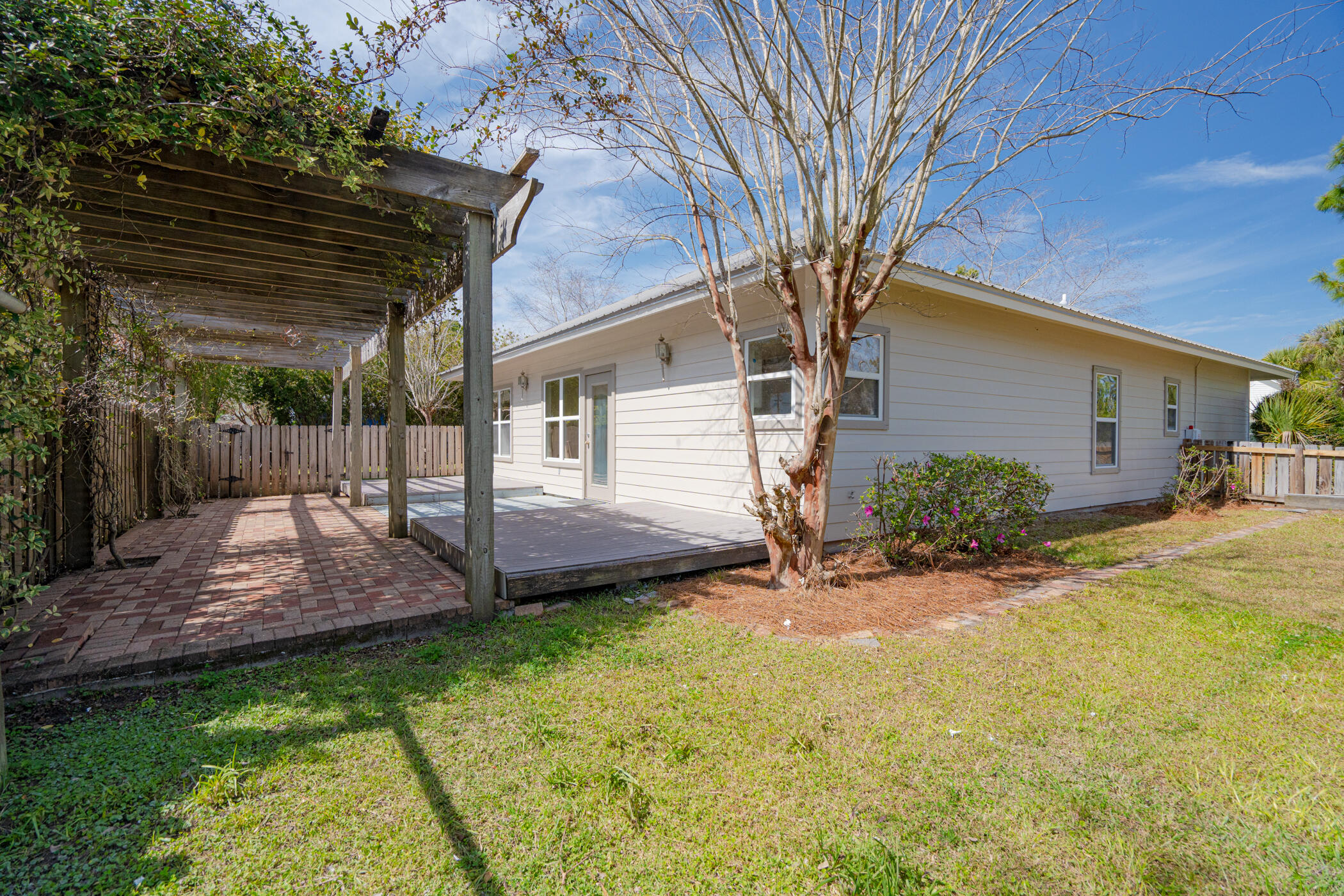 SHORTLINE LAKE ESTATES - Residential