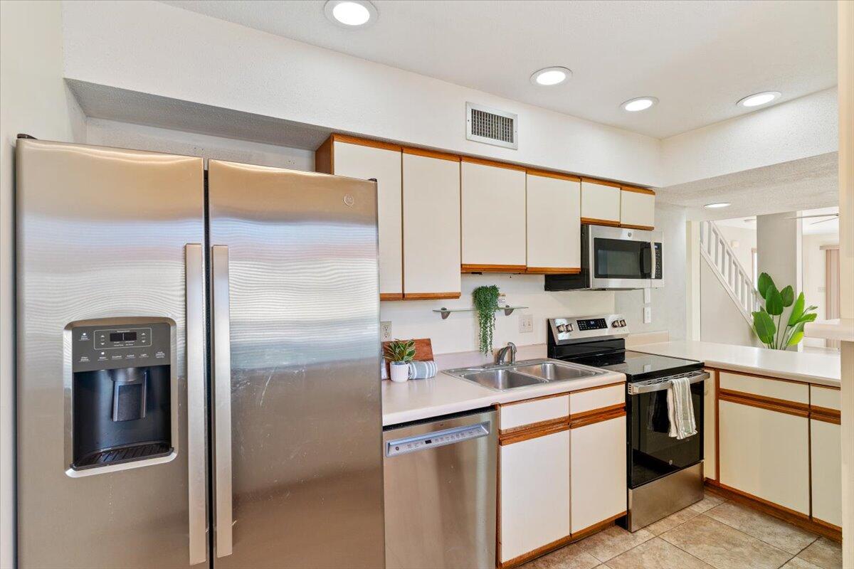 CLIPPER COVE T/H - Residential