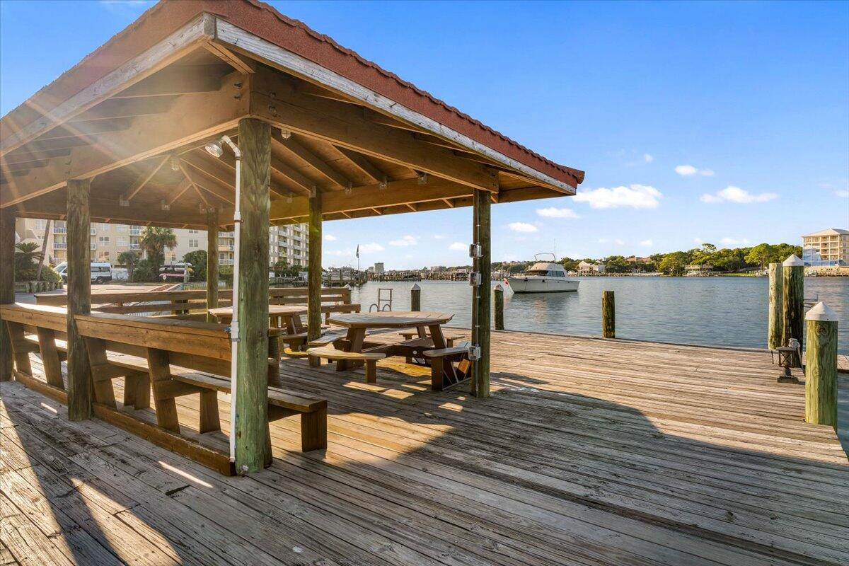 CLIPPER COVE T/H - Residential